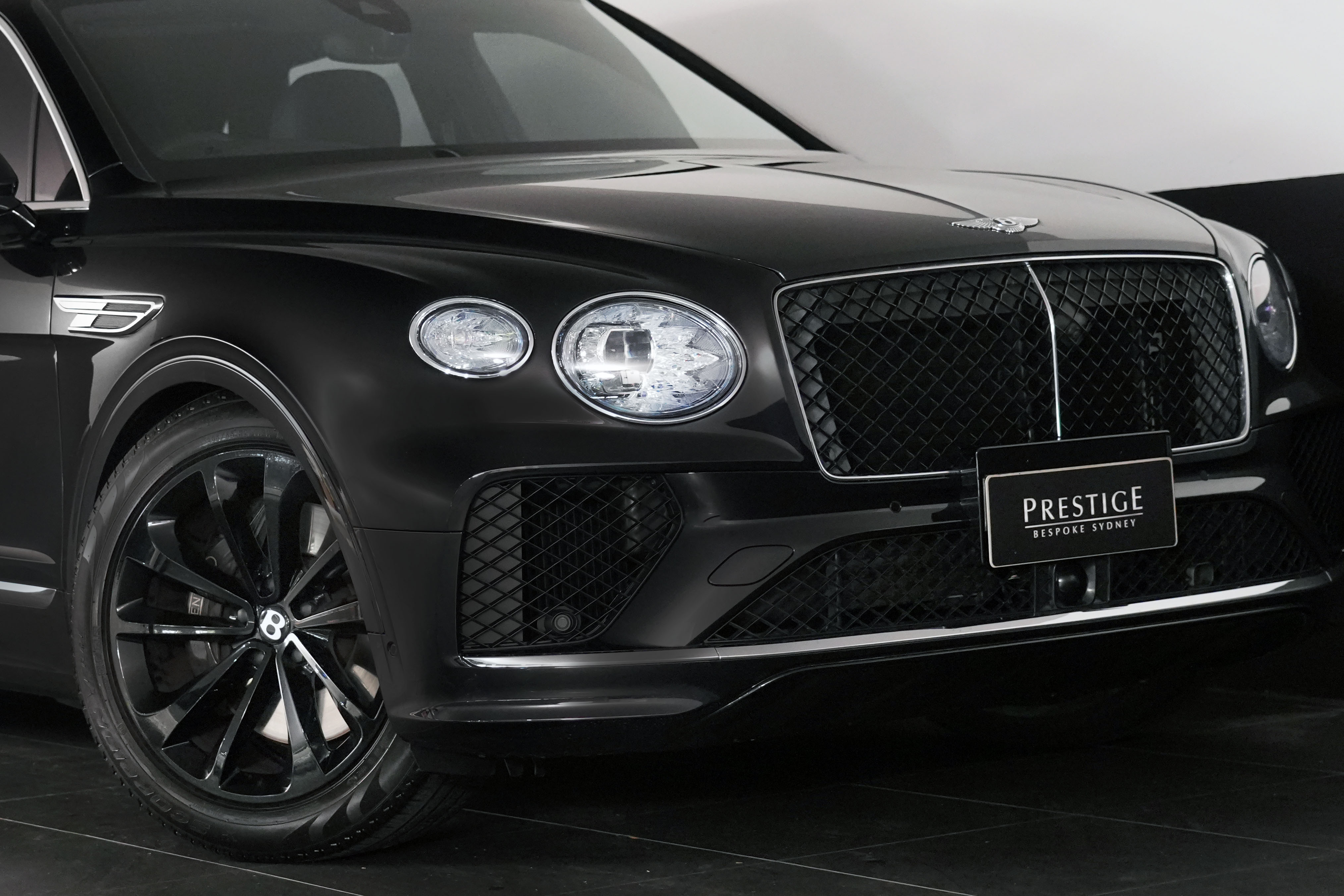 2024 Bentley Bentayga V8 SUV Image 2