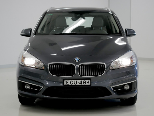 2017 BMW 2 Series Hatch Image 3