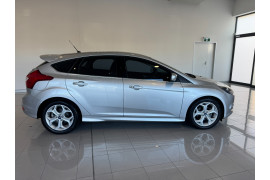 2015 MY14 Ford Focus LW MkII Sport Hatch