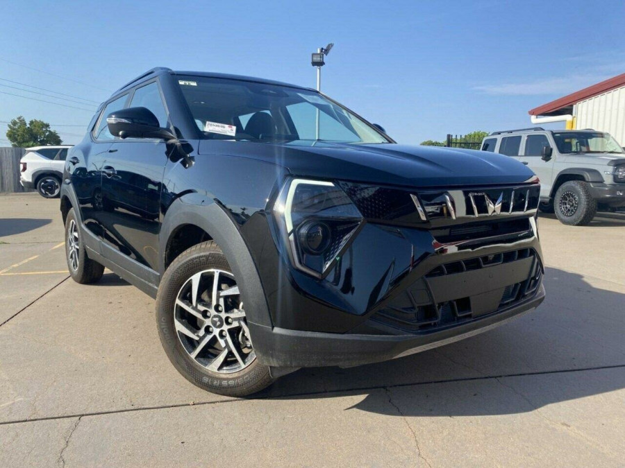 2025 Mahindra XUV3X0  AX5L SUV Image 1