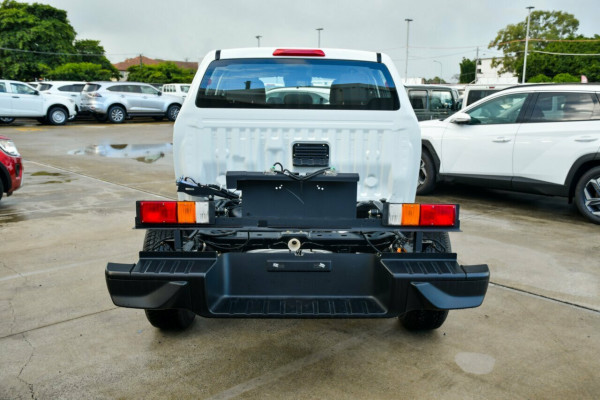 2026 MY25.5 Isuzu D-MAX RG SX Cab Chassis Image 3