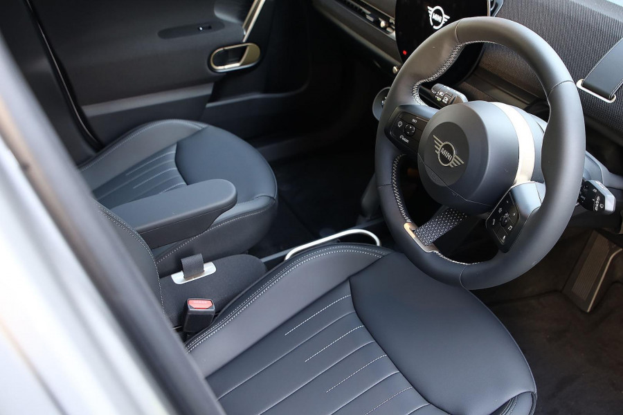 2026 MINI Aceman J05 SE Favoured Hatch