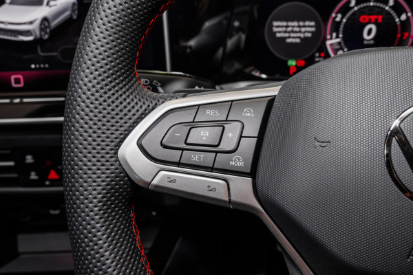 2025 Volkswagen Golf 8.5 GTI Hatch Image 11