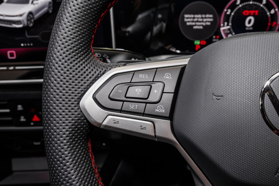 2025 Volkswagen Golf 8.5 GTI Hatch Image 11