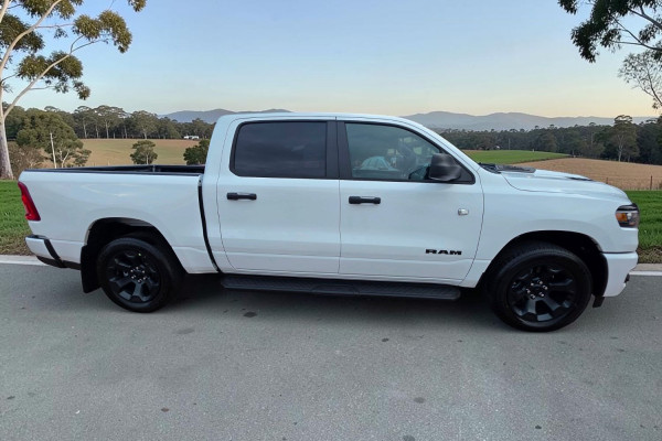 2026 Ram 1500 DT Express Black Edition Hurricane SO Ute Image 4