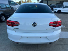 2017 MY18 Volkswagen Passat B8 206TSI R-Line Sedan image 5