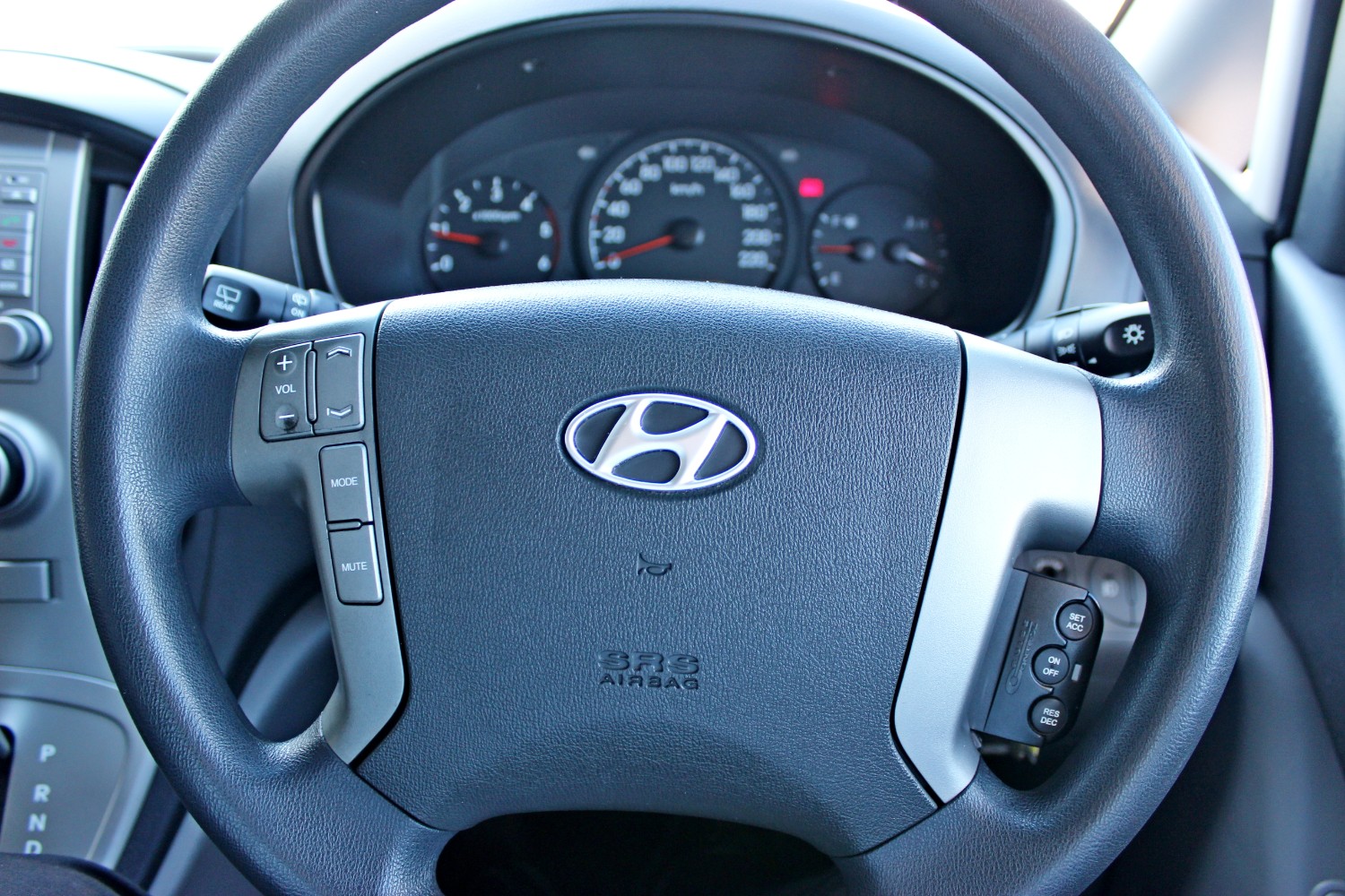 2013 Hyundai Imax TQ-W  Wagon Image 19