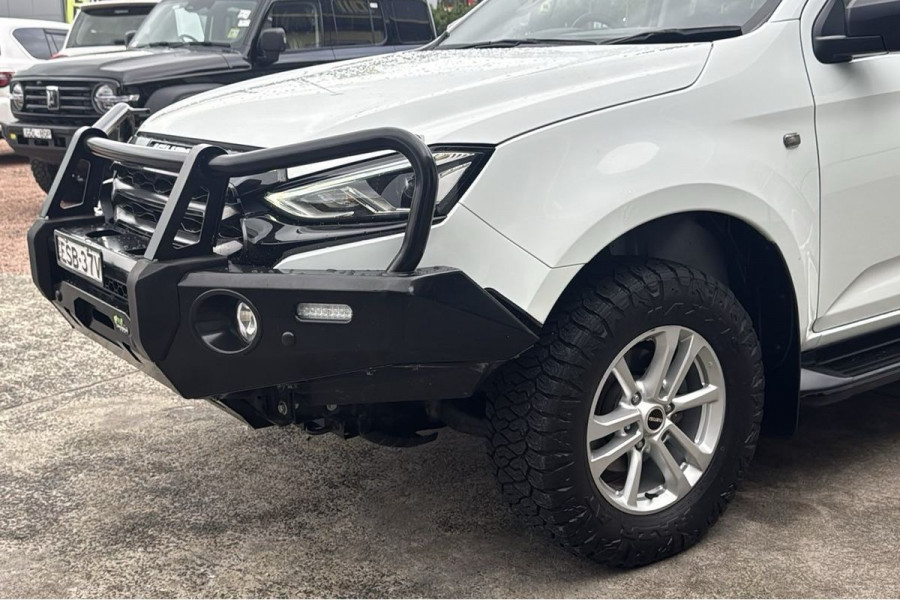 2022 Isuzu MU-X RJ LS-M SUV Image 12
