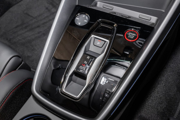 2025 Audi RS 3 GY  Hatch image 17