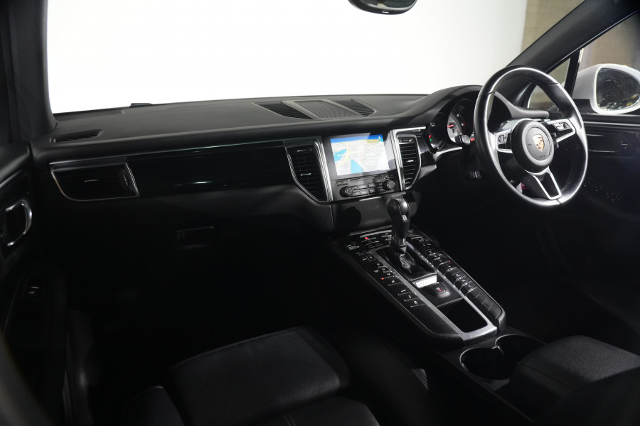2018 Porsche Macan S Diesel SUV Image 13