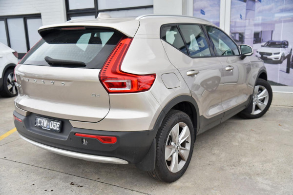2023 MY24 Volvo XC40  Plus B4 SUV Image 4