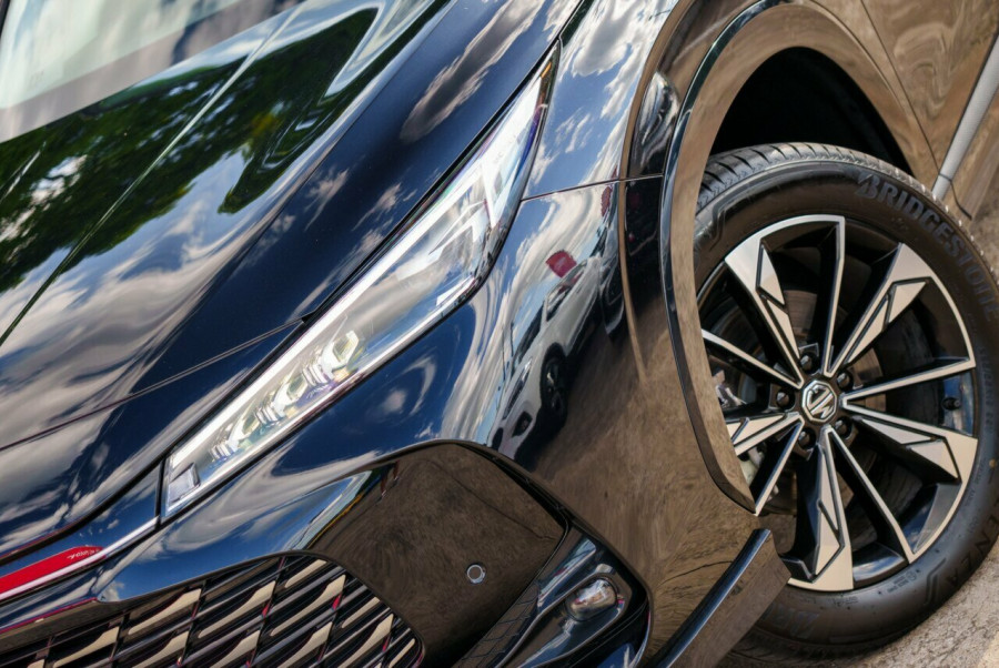 2024 MY24.5 MG HS AS33 Essence SUV Image 6