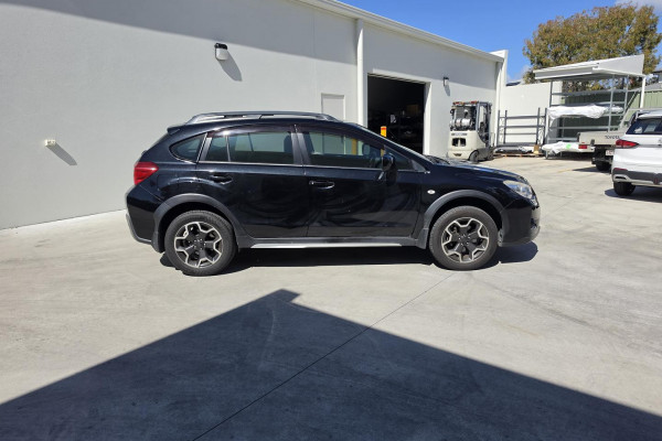 2014 Subaru XV G4-X 2.0i-S SUV Image 2