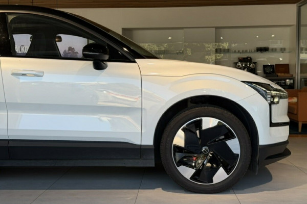 2024 Volvo EX30  Single Motor Extended Range Plus SUV Image 5