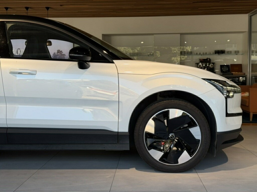 2024 Volvo EX30  Single Motor Extended Range Plus SUV Image 5