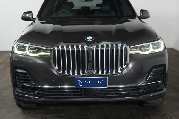 2020 BMW X7 Xdrive30d SUV image 3