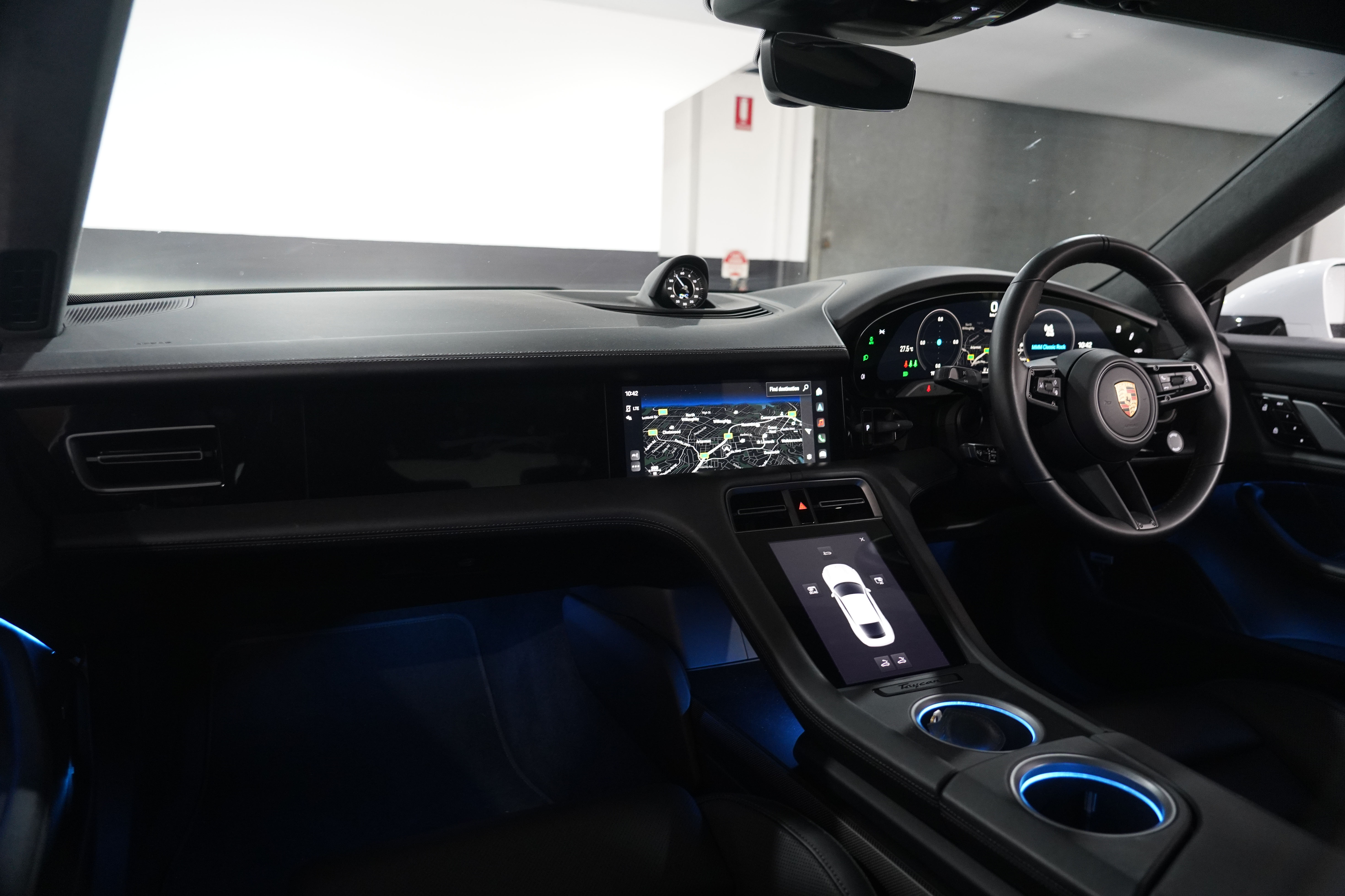 2020 Porsche Taycan Turbo S Coupe Image 28