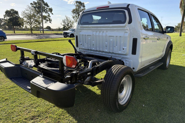 2026 JAC T9  Tradepro Cab Chassis Image 4