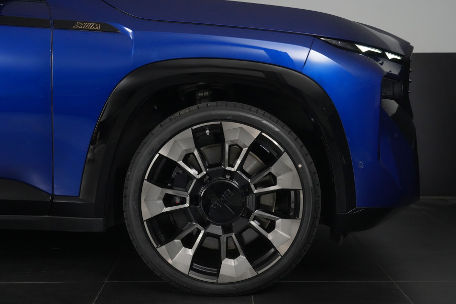 2023 BMW XM V8 Hybrid SUV Image 19