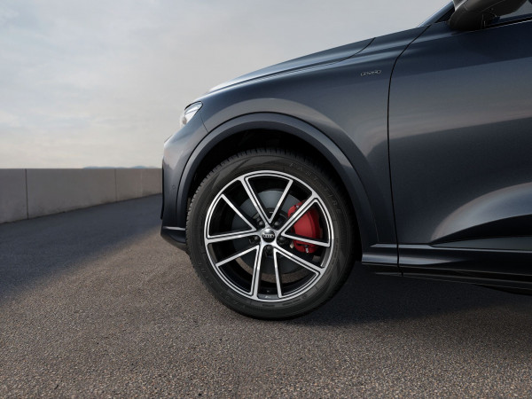 2025 Audi Q5 GU e-hybrid 270kW SUV image 6