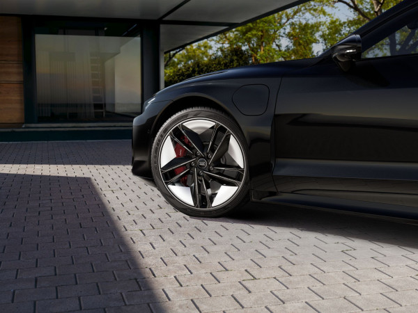 2026 Audi RS e-tron GT F83  Coupe image 8