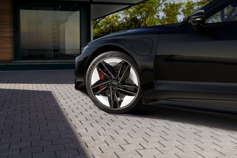 2026 Audi RS e-tron GT F83  Coupe