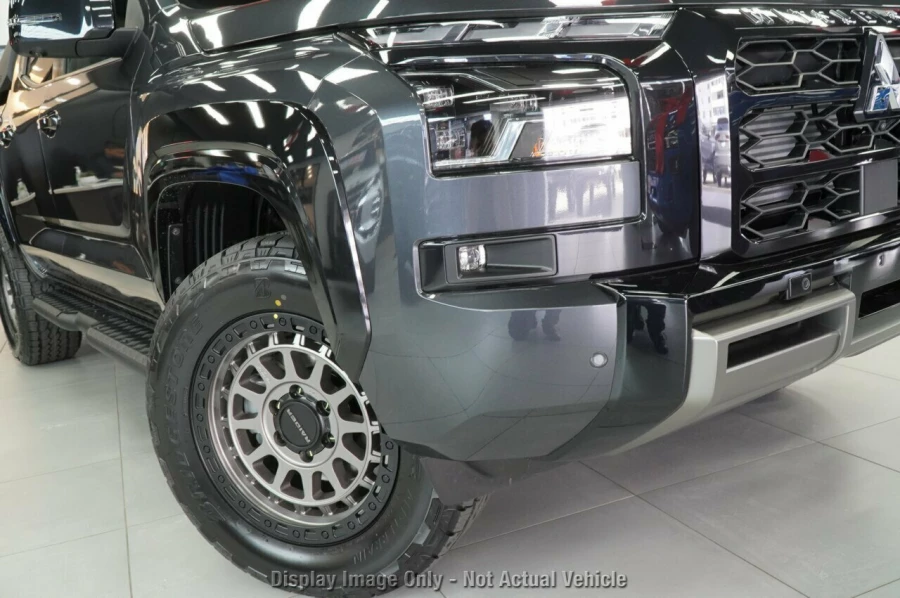 2026 Mitsubishi Triton MV Raider Ute Image 2