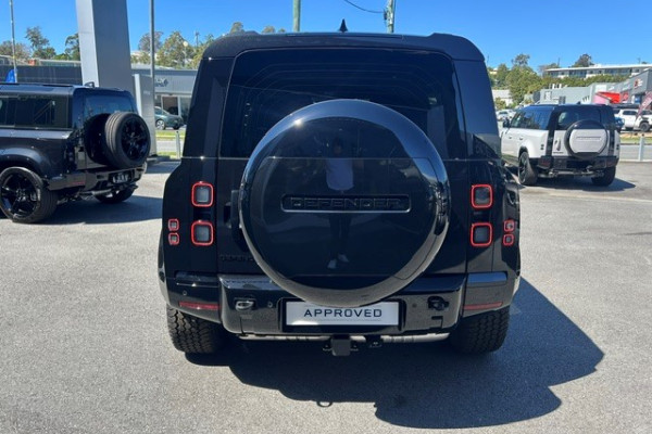 2025 MY26 Land Rover Defender L663 110 D350 X-Dynamic SE SUV Image 5