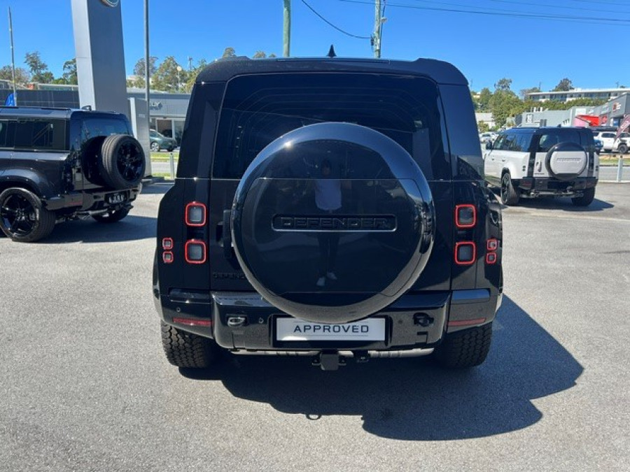 2025 MY26 Land Rover Defender L663 110 D350 X-Dynamic SE SUV Image 5