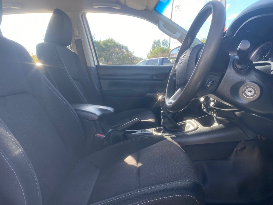 2018 Toyota HiLux  SR Double Cab Pick Up Image 9