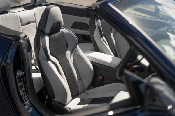 2022 BMW M4 Competition Xdrive Convertible Image 7