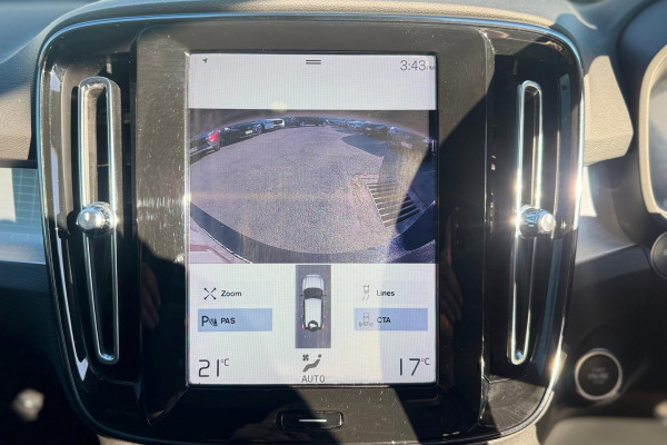 2019 Volvo XC40 XZ T4 Momentum SUV Image 21