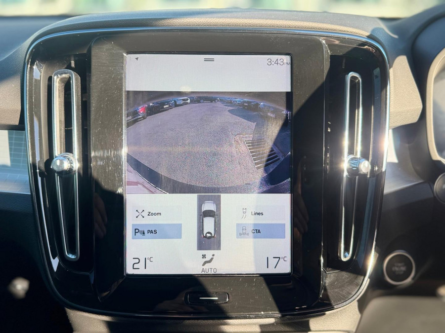 2019 Volvo XC40 XZ T4 Momentum SUV Image 21