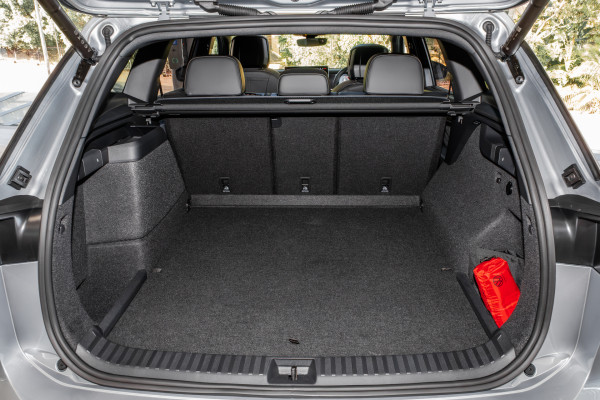 2026 Volkswagen Tayron R4 200TSI eHybrid R-Line SUV Image 21