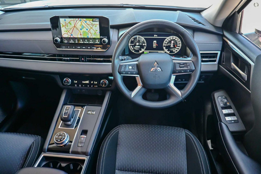 2025 MY24 Mitsubishi Outlander ZM PHEV ES SUV Image 8