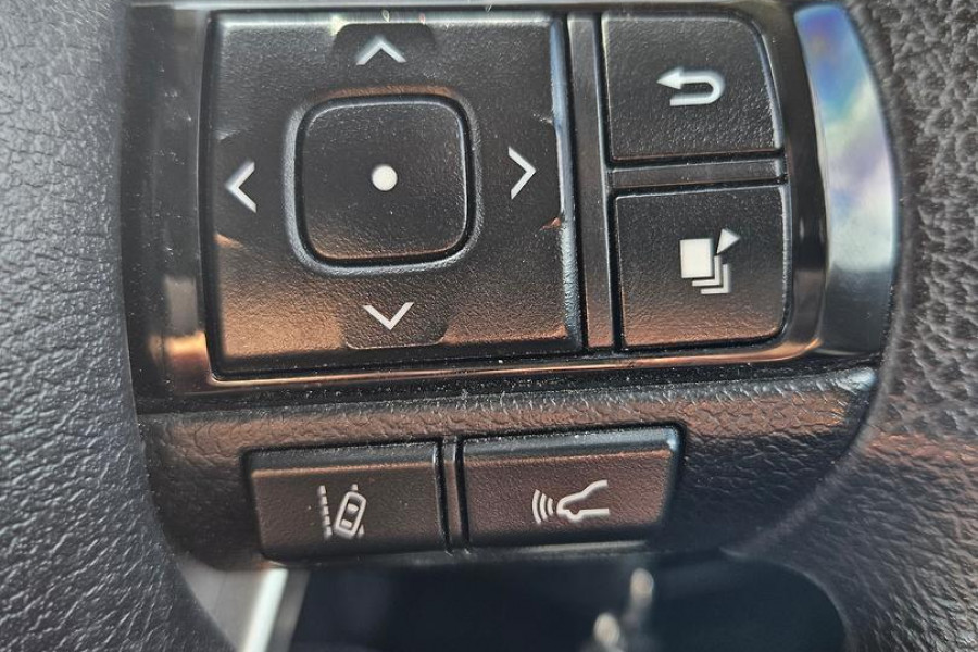 2022 Toyota HiLux GUN126R SR Double-Cab Cab-Chassis Image 39