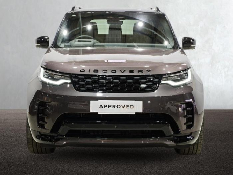 2025 Land Rover Discovery Series 5 D350 Dynamic SE SUV Image 8