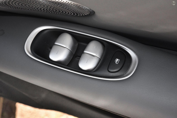 2025 MG IM5 P12L Performance Hatch Image 13