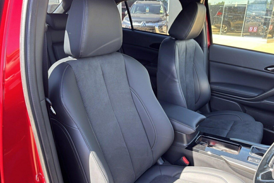 2024 Mitsubishi Eclipse Cross YB Black Edition SUV Image 15