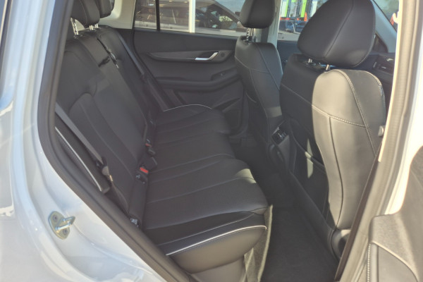 2026 Jaecoo J5  Summit SUV Image 8