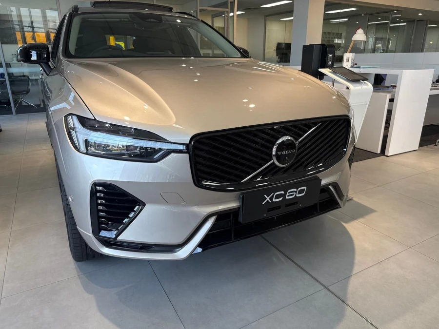 2026 Volvo XC60 UZ Ultra T8 Plug-in Hybrid Dark SUV Image 6