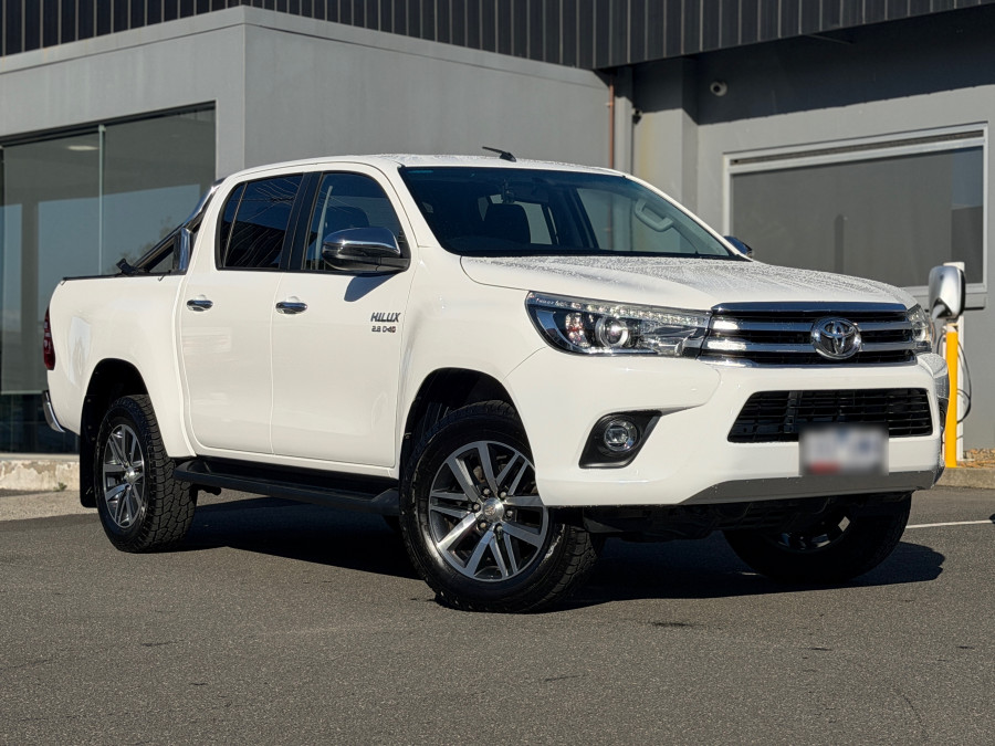 2017 Toyota HiLux  SR5 Double Cab Pick Up Image 1