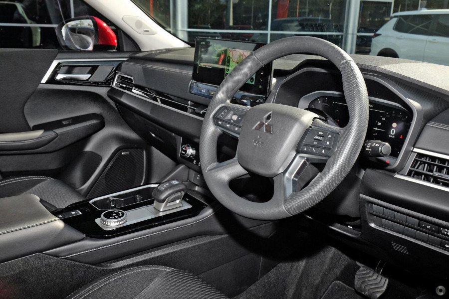 2025 Mitsubishi Outlander ZM ES SUV Image 6