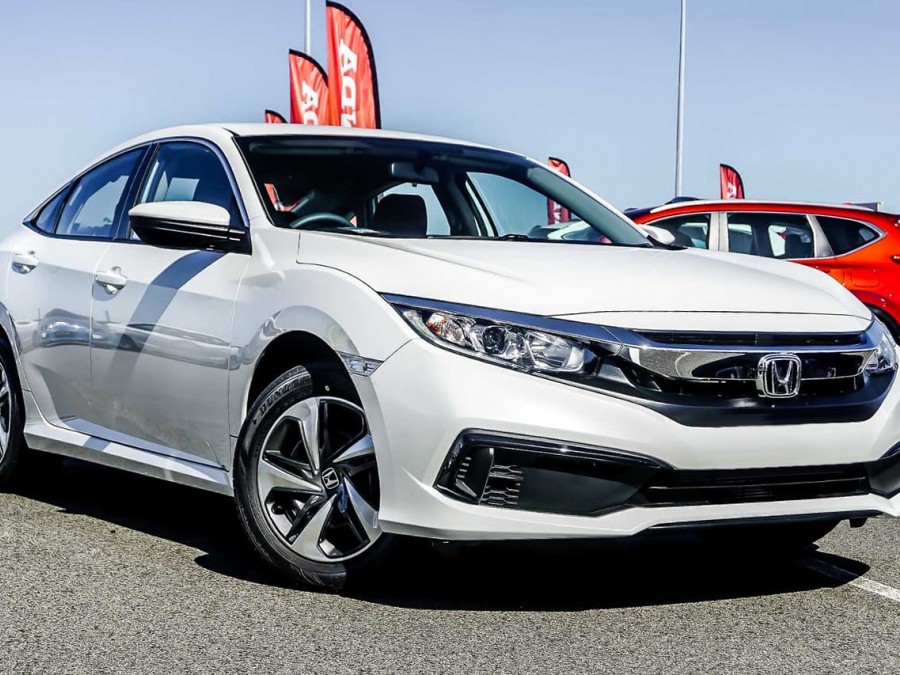 DEMO CIVIC 1.8 VTI 4 Door Sedan in Platinum White