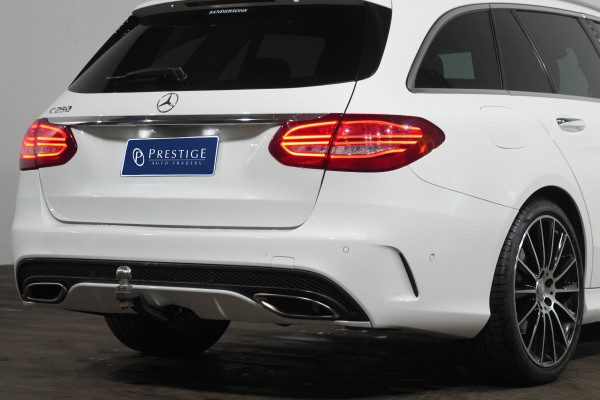 2016 Mercedes-Benz C-Class C250 SUV image 8