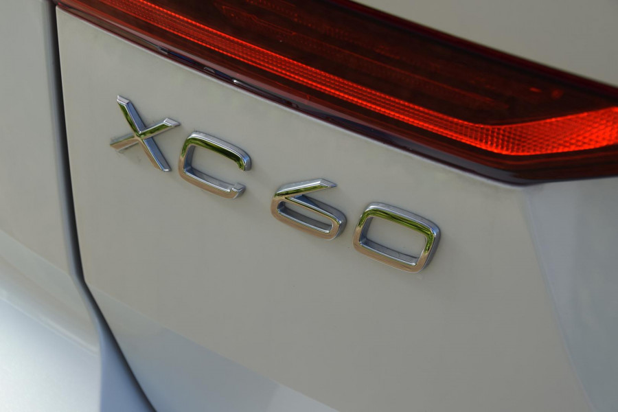 2025 MY26 Volvo XC60 UZ Plus T8 Plug-in Hybrid Dark SUV Image 9