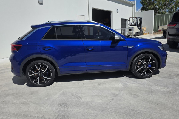 2023 Volkswagen T-Roc D11 R SUV Image 2
