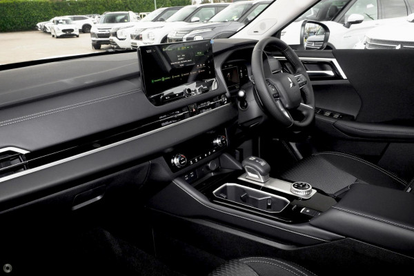 2025 Mitsubishi Outlander ZM LS SUV Image 5