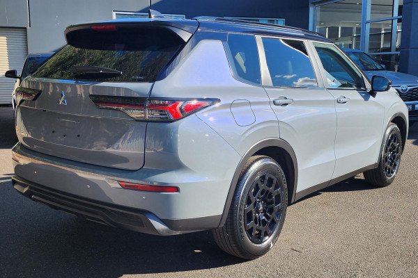 2025 Mitsubishi Outlander ZM LS SUV Image 7