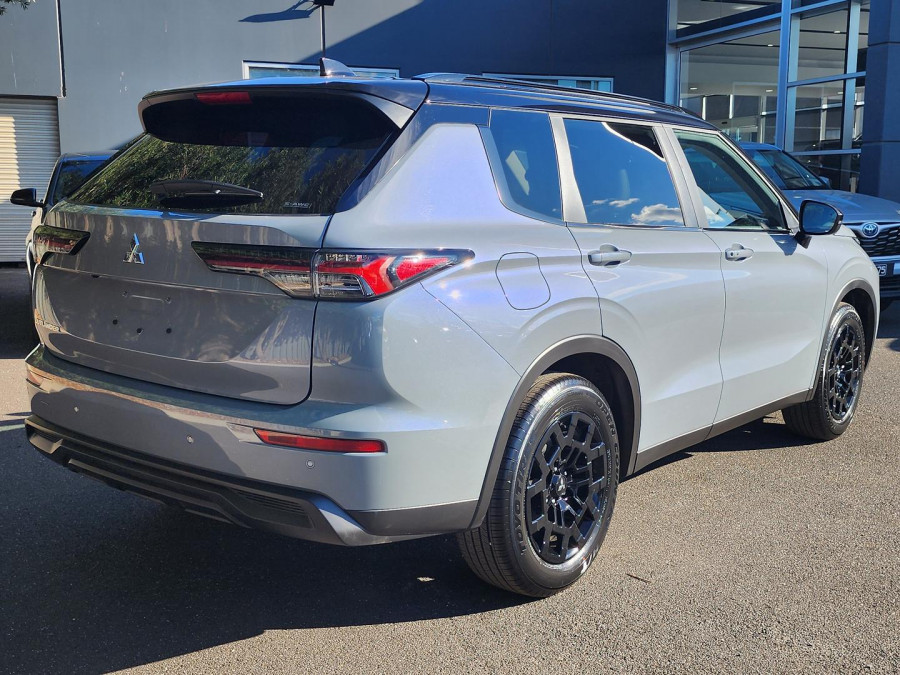 2025 Mitsubishi Outlander ZM LS SUV Image 7